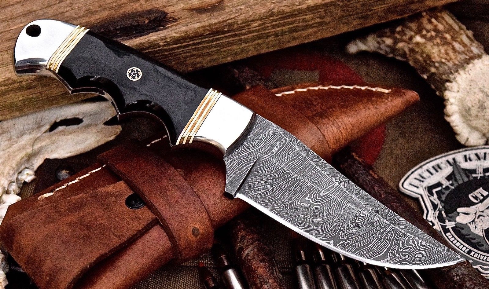 Premium Custom Deer Hunting Knife with Exquisite Damascus Steel Blade - Korvel