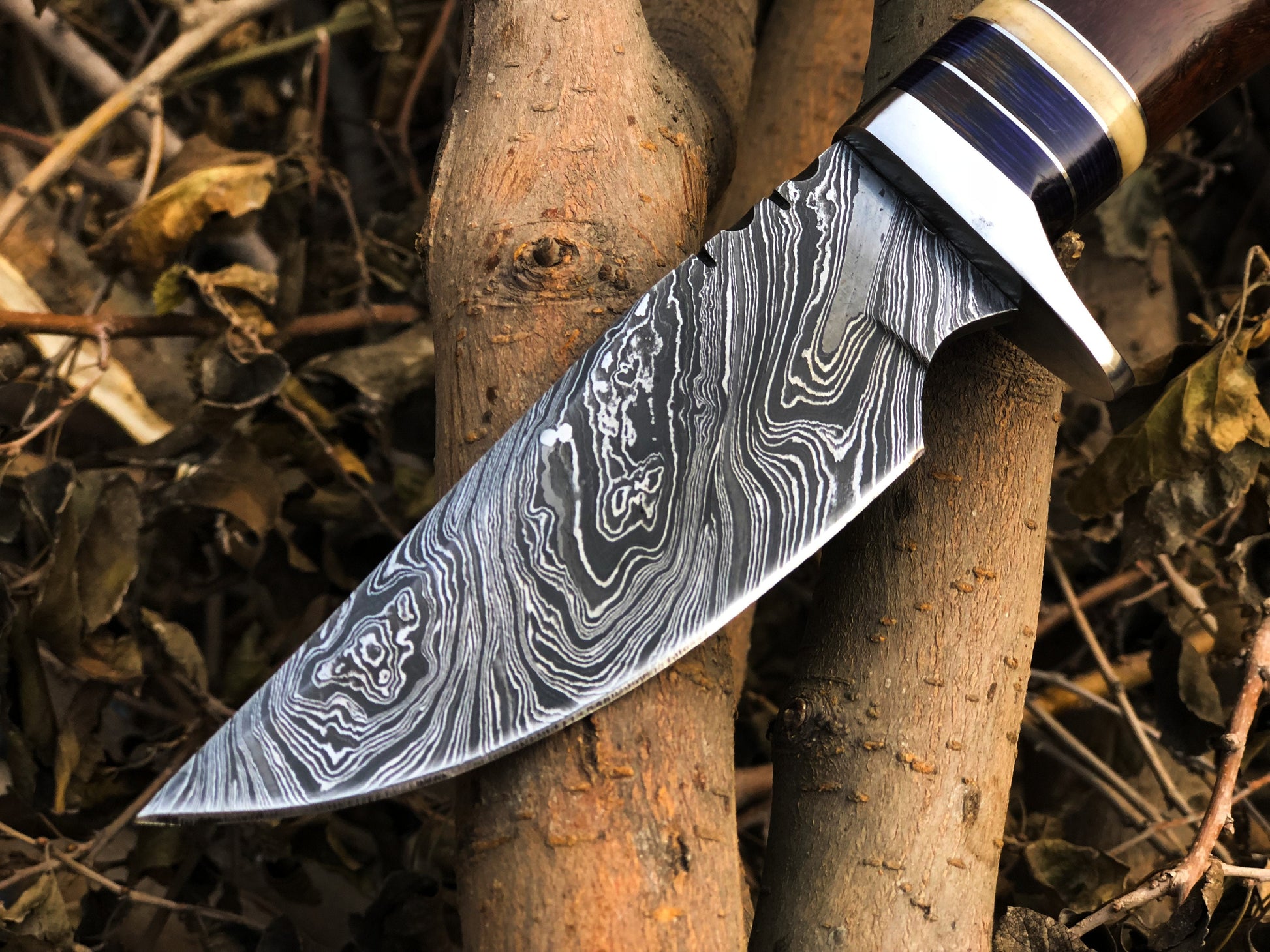 Premium Handmade Damascus Steel Hunting and Skinning Knife - Korvel