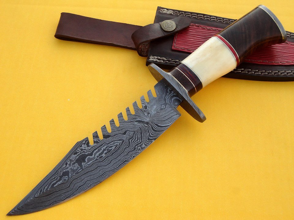 Premium Custom Damascus Steel Hunting Knife with Leather Sheath - Korvel