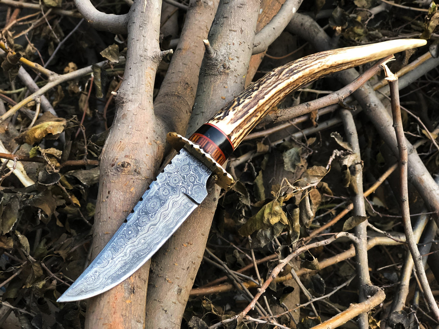 Premium Handmade Damascus Steel Hunting and Skinning Knife - Korvel