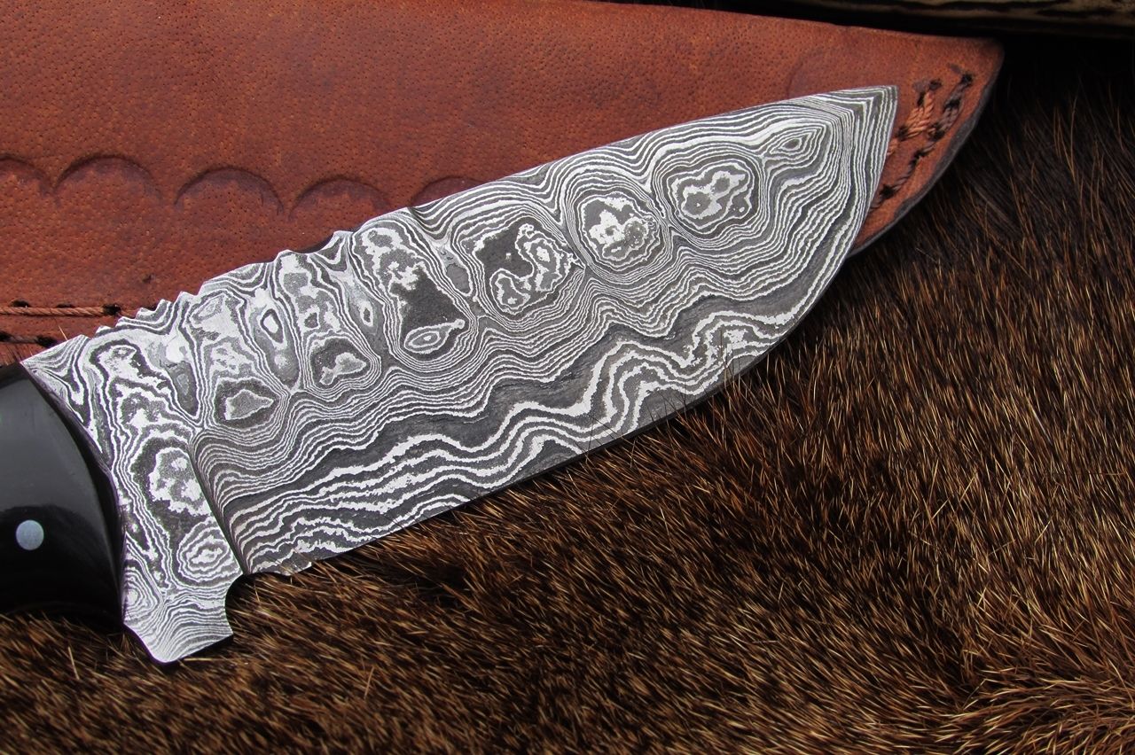 Premium Handcrafted Damascus Steel Skinning Knife - Korvel
