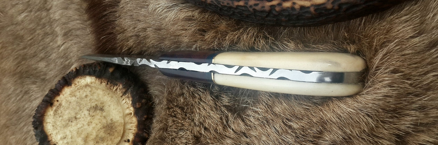 Premium Damascus Steel Skinning Knife with Exquisite Bone and Rosewood Handle – 7 Inches Long - Korvel