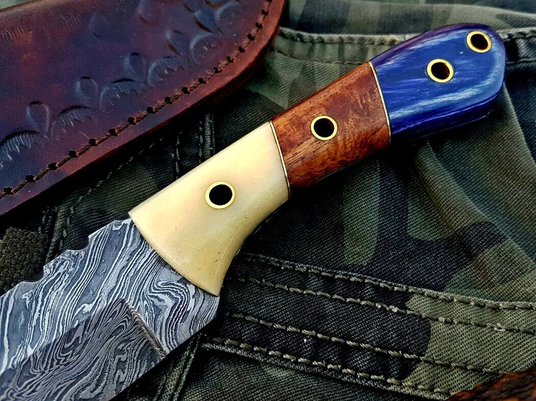 Premium Custom Damascus Steel Hunting and Skinning Knife - Korvel