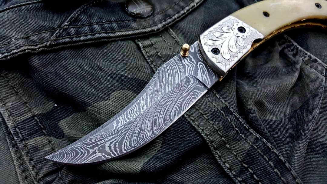 Exquisite Handmade Damascus Steel Folding Knife - Korvel
