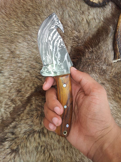 Premium Damascus Steel Guthook Knife with Elegant Rosewood Handle - Korvel