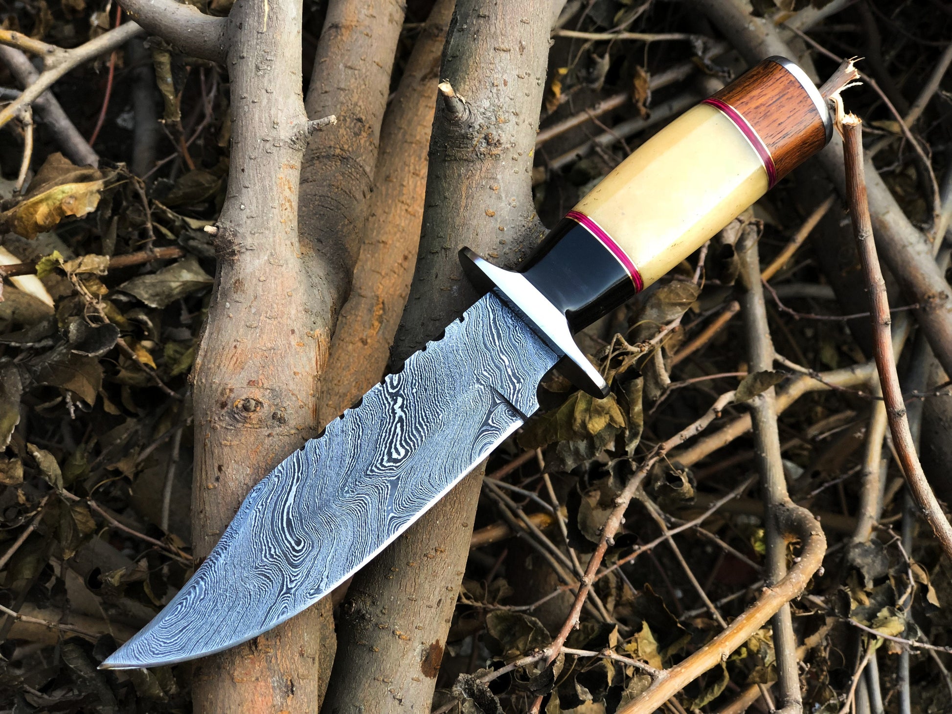 Premium Custom Damascus Steel Hunting Knife - Handcrafted Excellence - Korvel