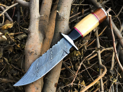 Premium Custom Damascus Steel Hunting Knife - Handcrafted Excellence - Korvel