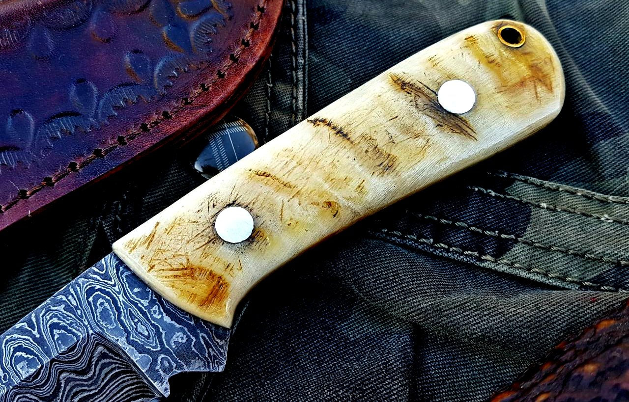 Artisan Crafted Damascus Steel Hunting and Skinning Knife - Korvel