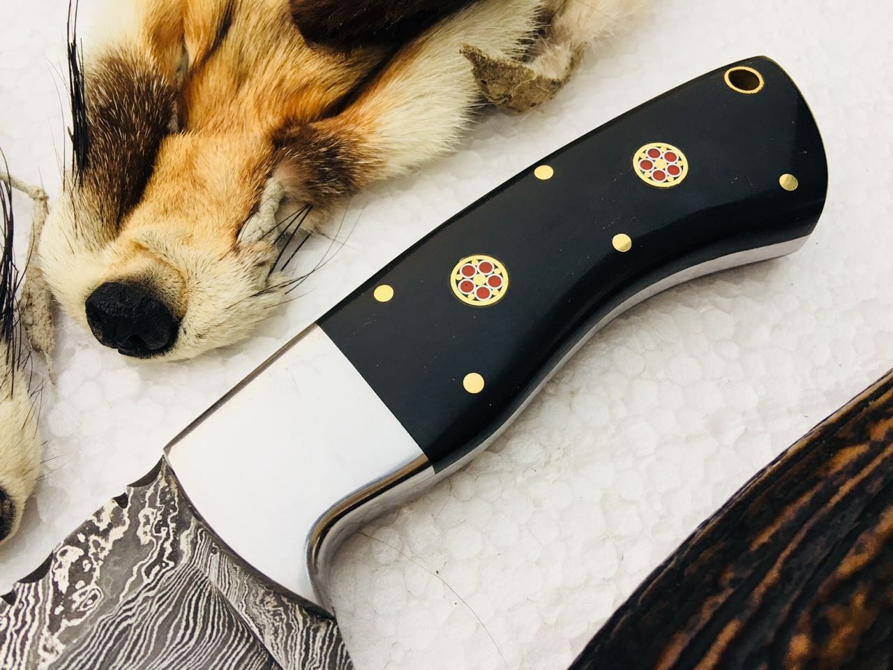 Premium Handmade Damascus Steel Hunting and Skinning Knife - Korvel