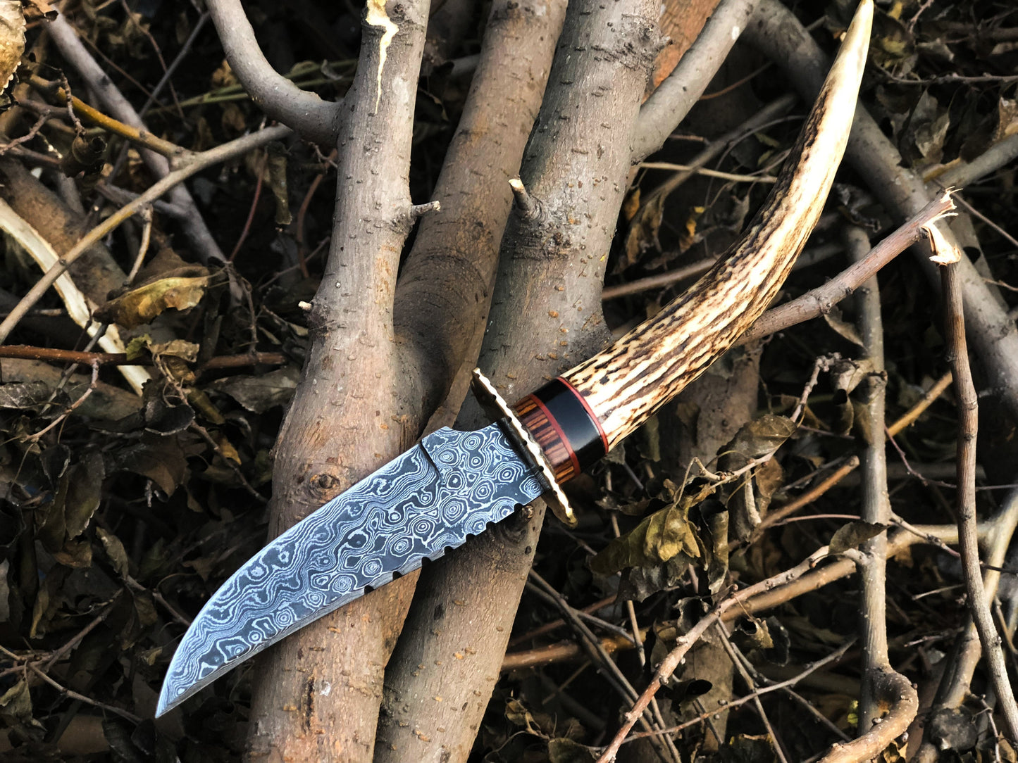 Premium Handmade Damascus Steel Hunting and Skinning Knife - Korvel