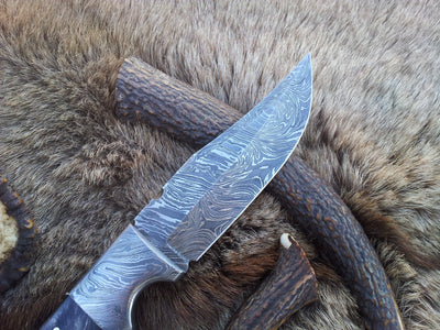 Exquisite Handmade Damascus Steel Knife - Korvel