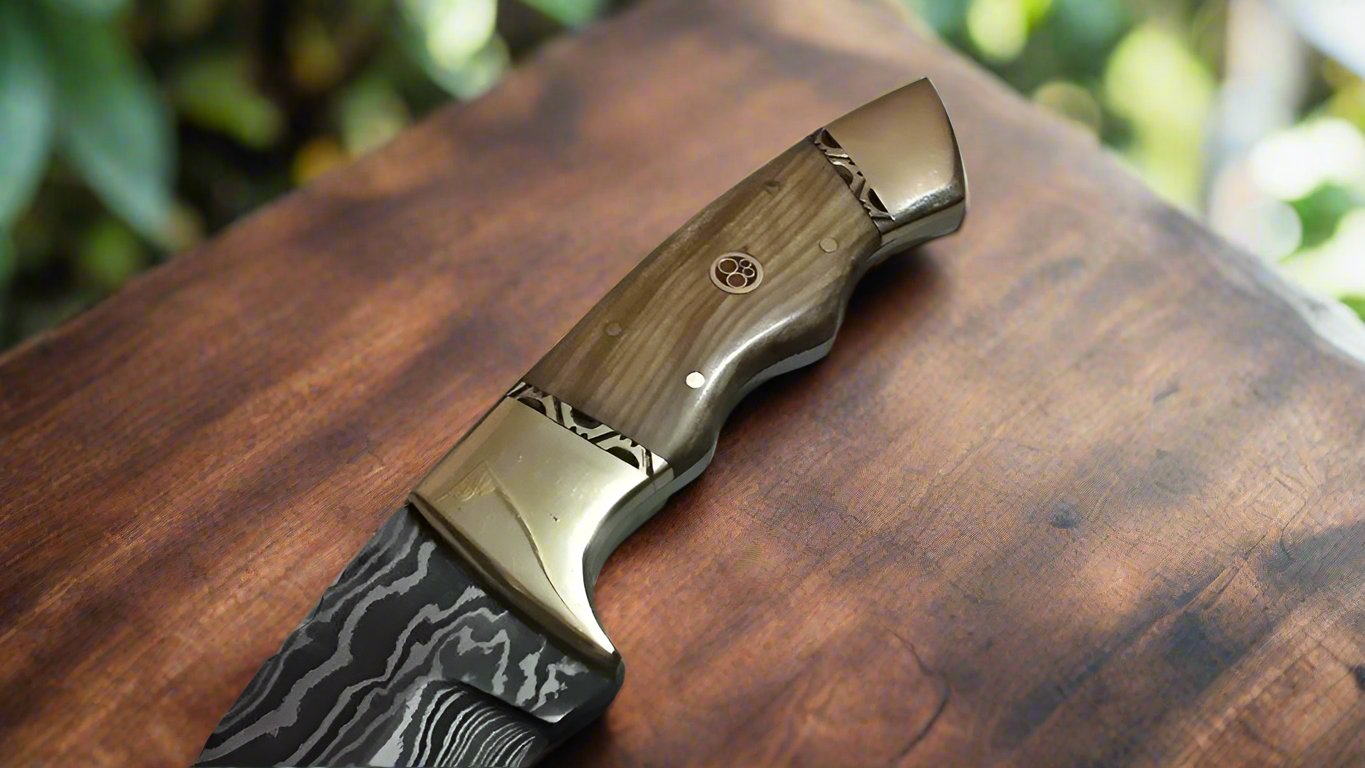 Premium Handmade Damascus Steel Deer Skinning Knife with Olivewood Handle - 8.5-inch - Korvel