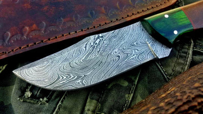 Premium Custom Damascus Steel Hunting and Skinning Knife - Korvel