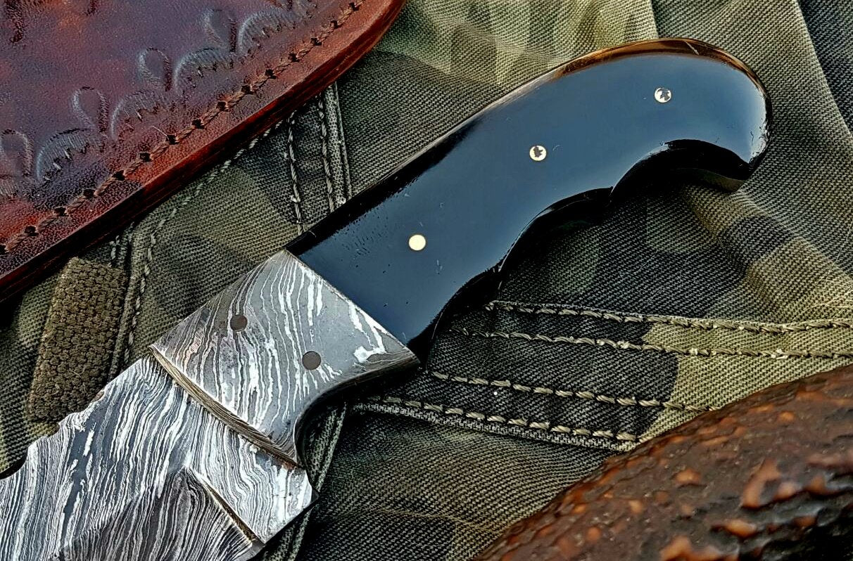 Premium Custom Damascus Steel Hunting and Skinning Knife - Korvel