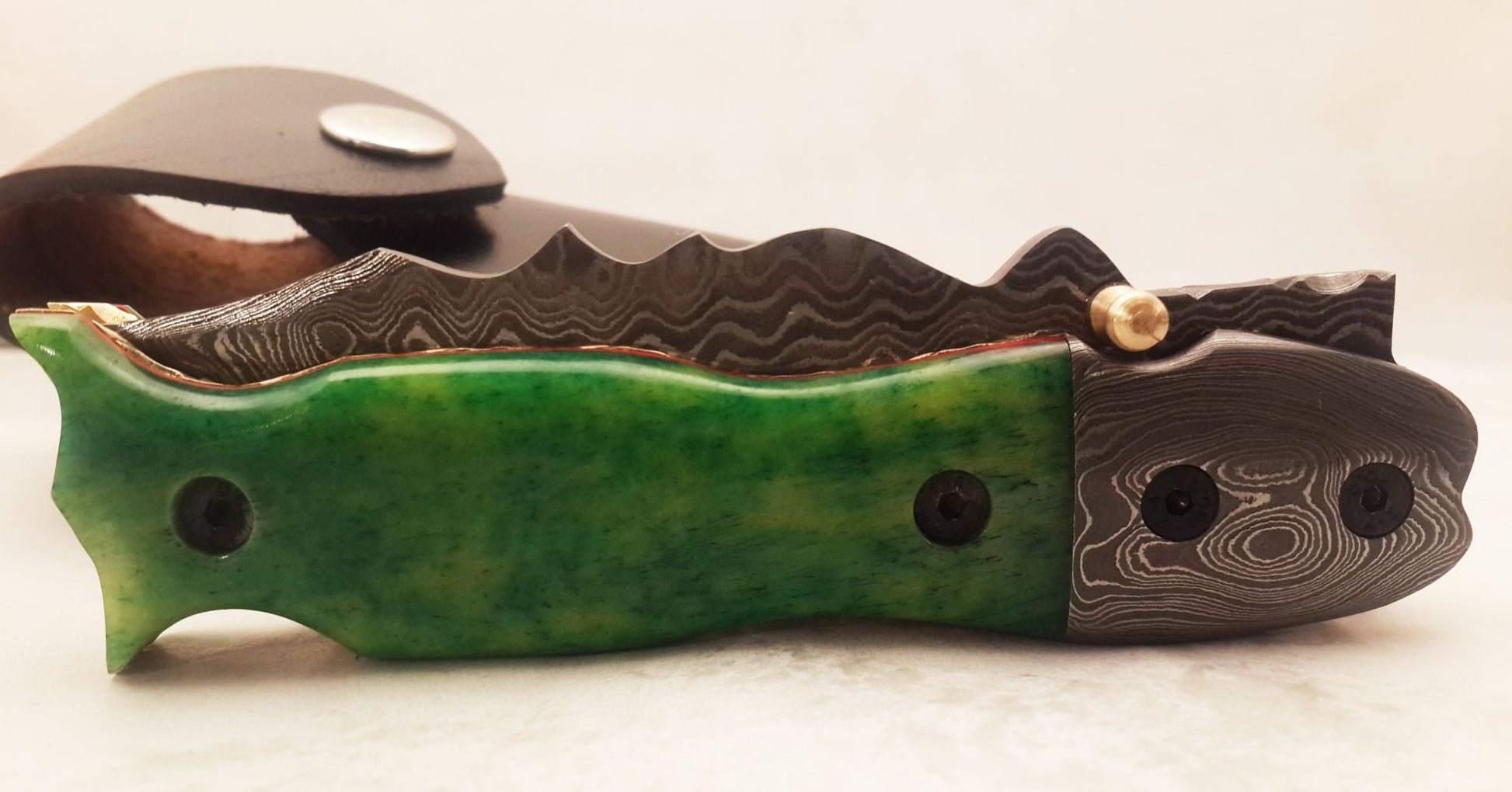 Artisan Crafted Damascus Steel Folding Knife - Korvel
