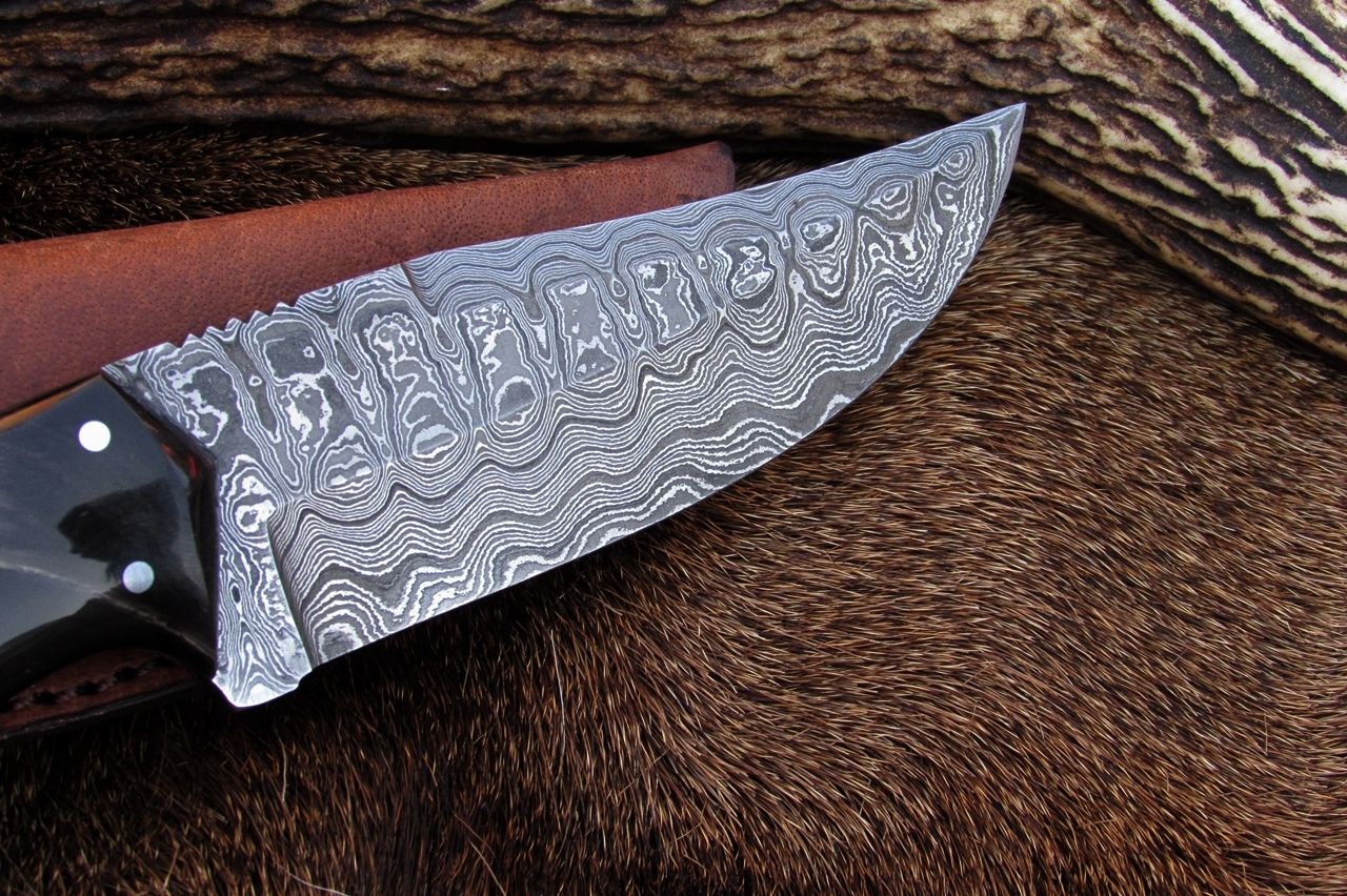 Premium 8-Inch Damascus Steel Hunting Knife with Buffalo Horn Grip | KBS Knives - Korvel