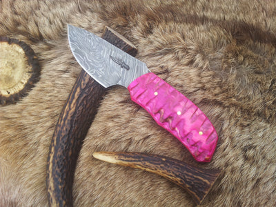 Vibrant Pink Pakka Wood Damascus Steel Skinning Knife – 7-Inch Precision Tool - Korvel