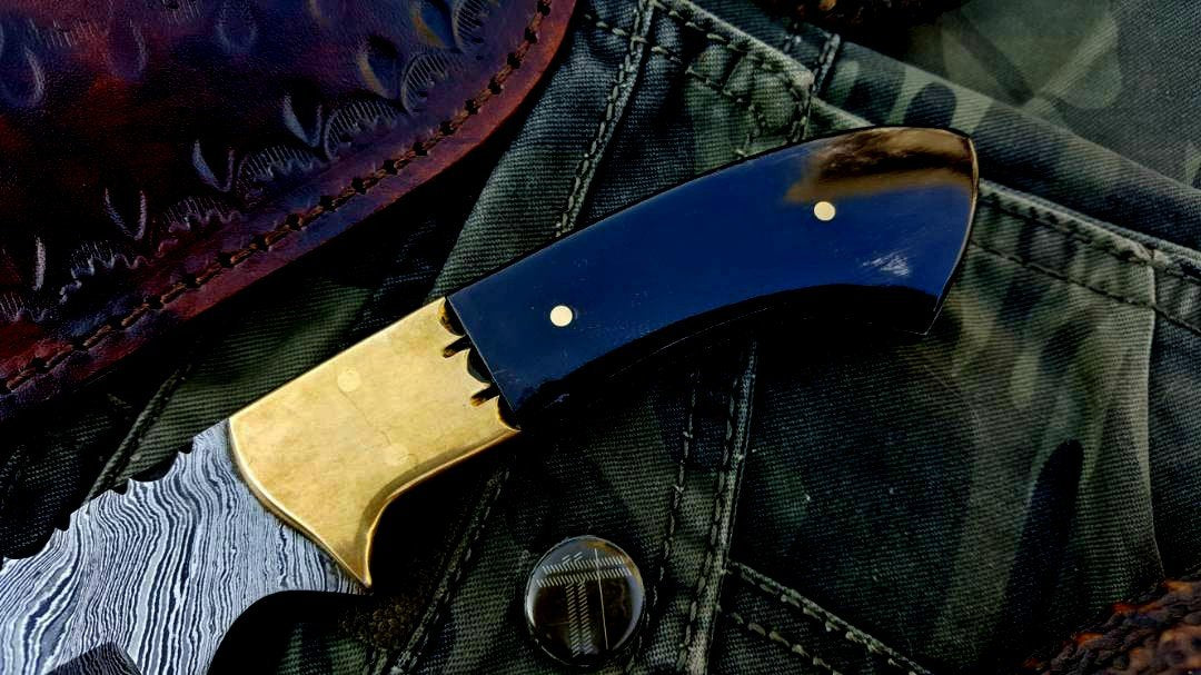 Premium Custom Handmade Damascus Steel Hunting Knife with Buffalo Horn Handle - Korvel