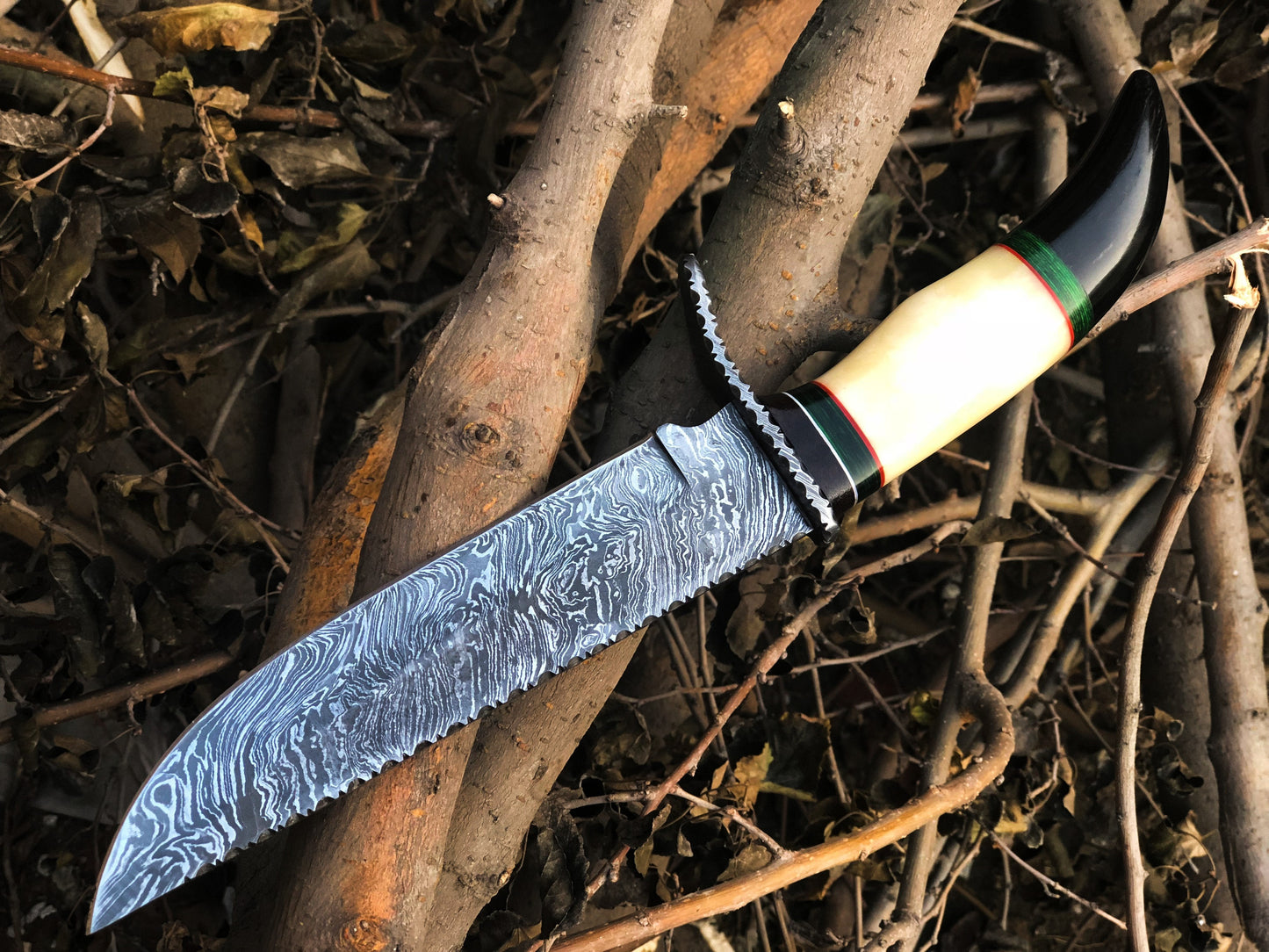 Exclusive Holiday Offer: Custom Handmade Damascus Steel Hunting Knife - Korvel