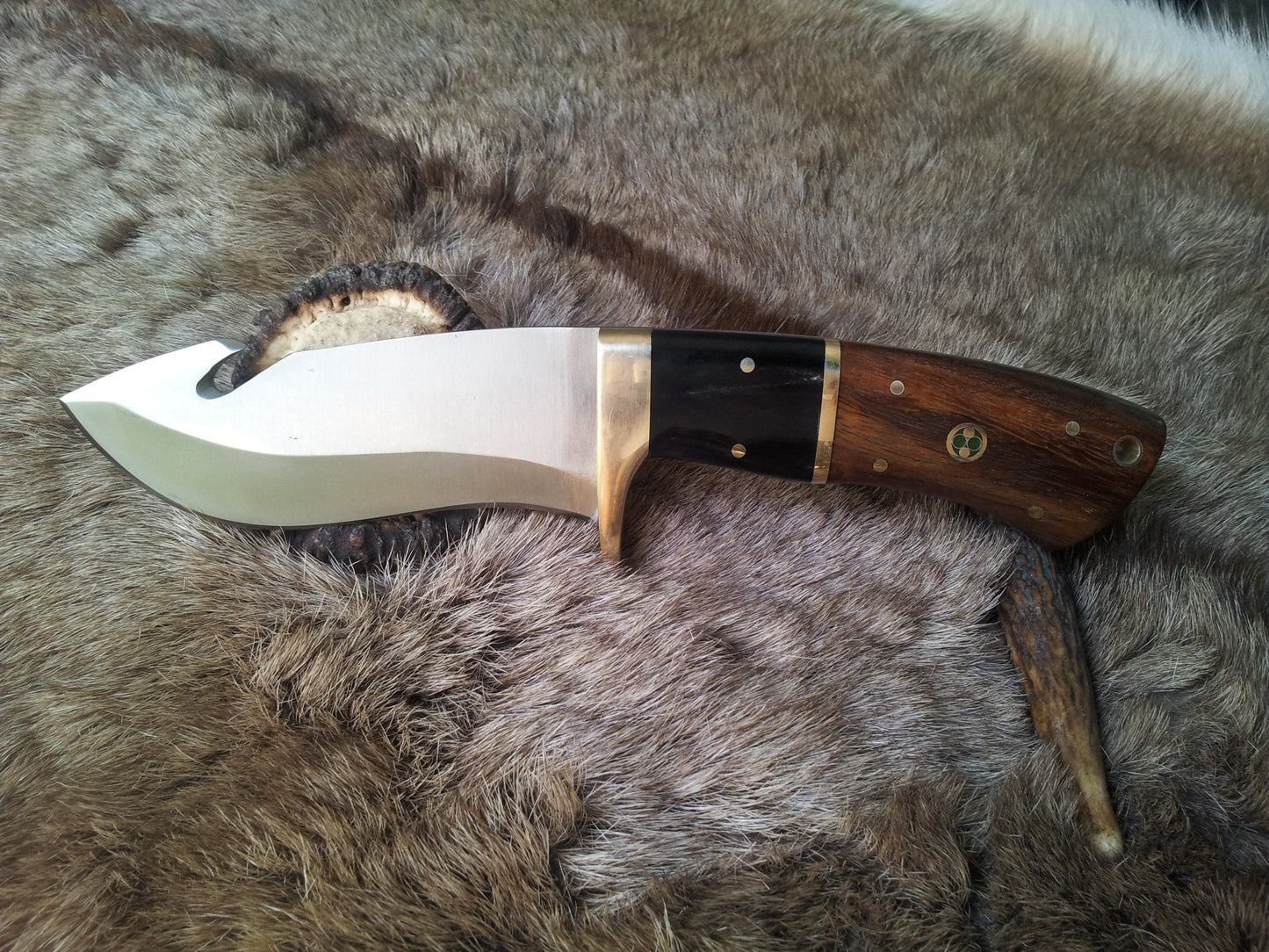 Premium Guthook Knife - 1095 High Carbon Steel with Elegant Rosewood & Buffalo Horn Handle - Korvel