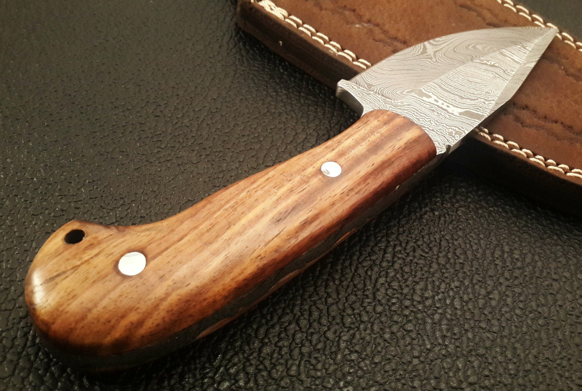Artisan Damascus Skinning Knife with Olive Wood Grip - Korvel