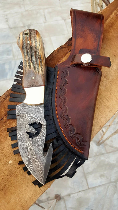 Artisan Crafted Deer Gut Hook Skinning Knife – Damascus Steel with Antler Handle - Korvel