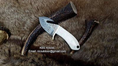 Compact Damascus Steel Guthook Knife with Rosewood Handle - Korvel