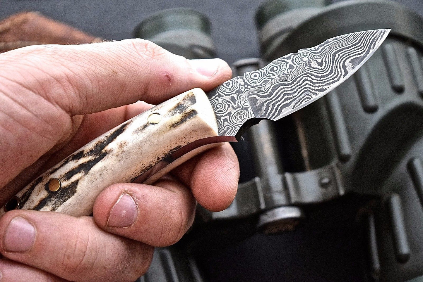 Premium Damascus Steel Skinning Knife with Stag Horn Handle - Korvel