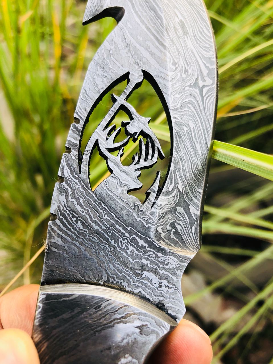 Artisan Crafted Damascus Steel Guthook Knives - Korvel