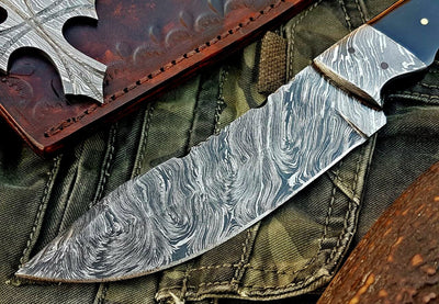 Premium Custom Damascus Steel Hunting and Skinning Knife - Korvel