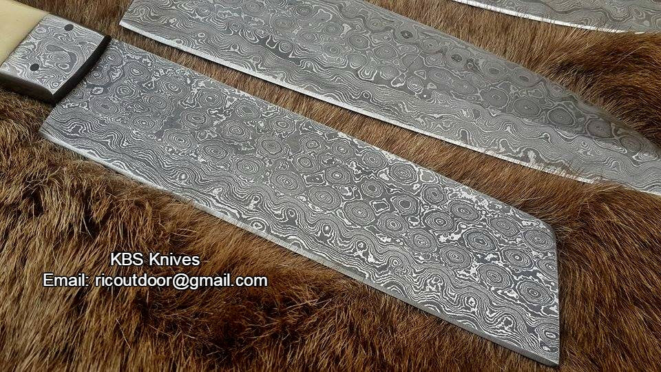 Exquisite Handcrafted Damascus Steel Knife Collection - Korvel