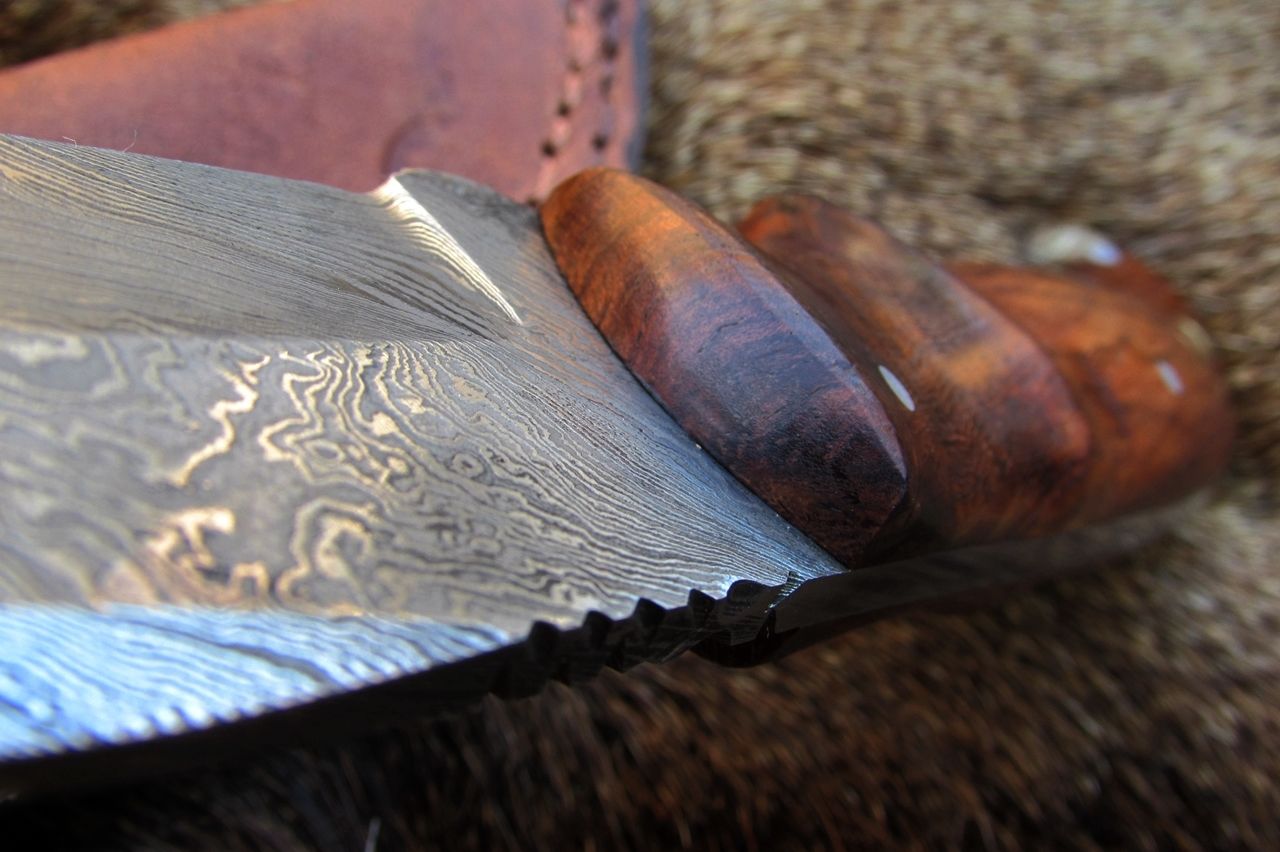 Artisan Crafted Damascus Steel Skinning Knife - Korvel