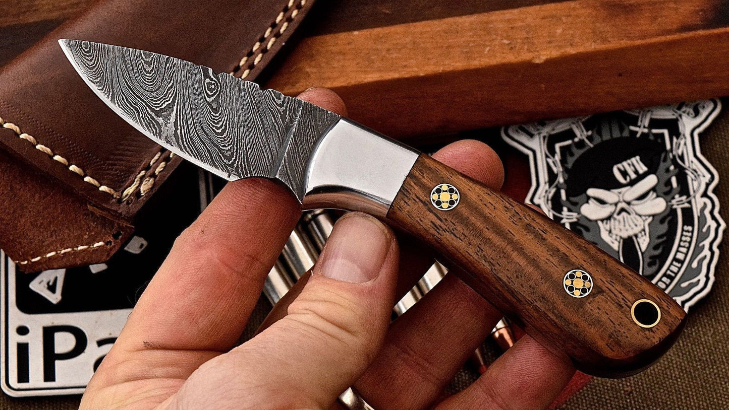 Premium Custom Damascus Steel Hunting and Camping Knife - Korvel
