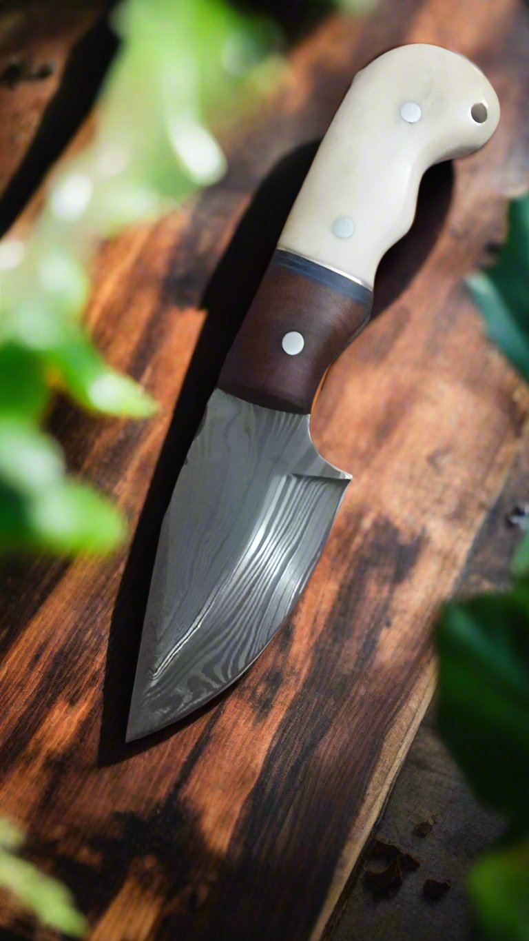 Premium Damascus Steel Hunting Knife – 7.5 Inch Drop Point Blade with Elegant Bone and Rosewood Handle - Korvel