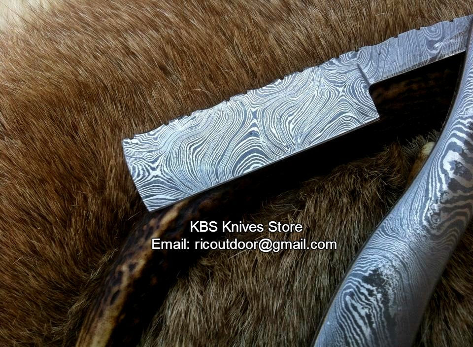 Exquisite Damascus Steel Antique Razor with Leather Case - Exclusive at KBS Knives Store - Korvel