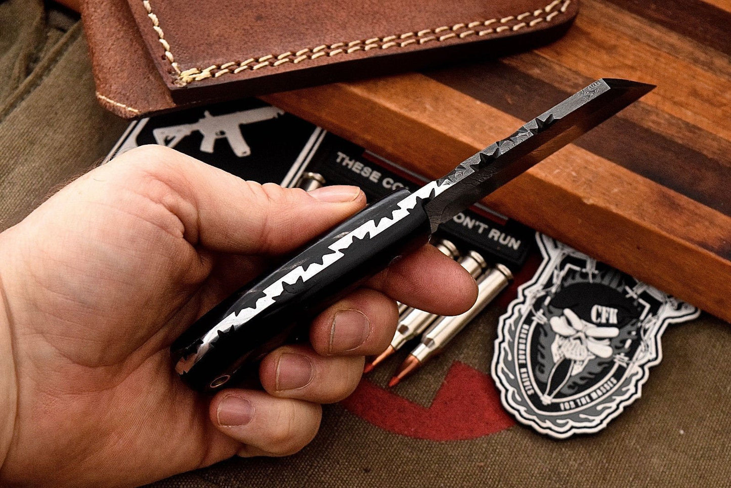 Artisan Crafted Damascus Steel Sheepsfoot Razor Knife with Buffalo Horn Handle - Korvel