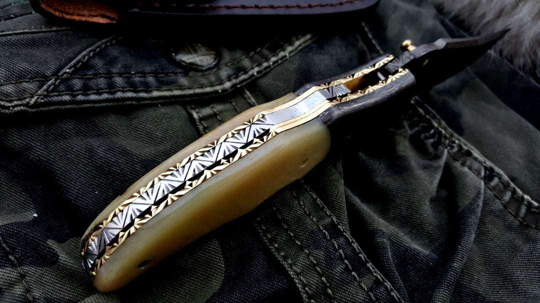 Artisan Crafted Damascus Steel Folding Pocket Knife - Korvel
