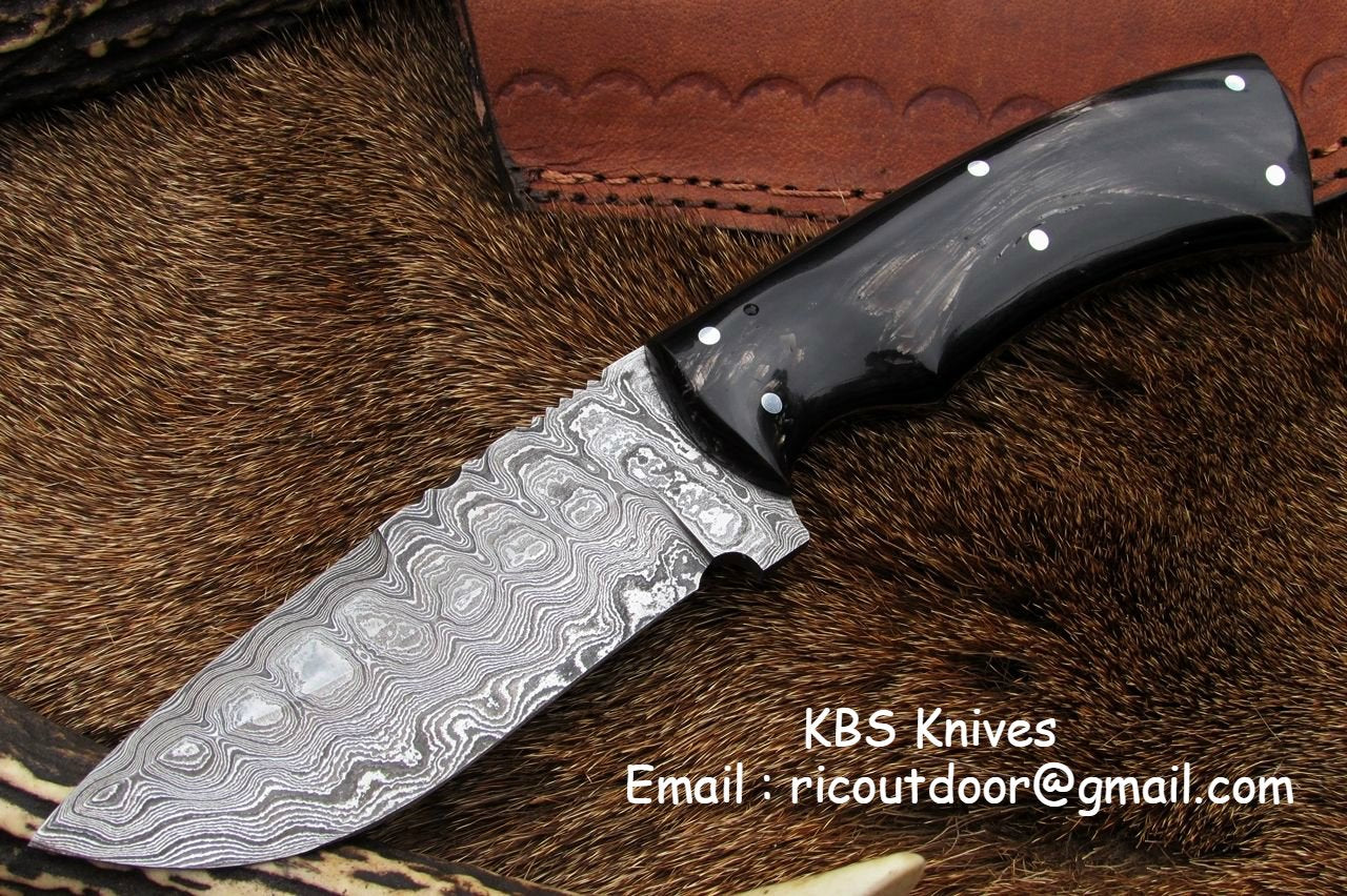 Premium Handcrafted Damascus Steel Skinning Knife - Korvel