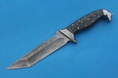 Premium Damascus Steel Hunting Knife - Precision Craftsmanship - Korvel