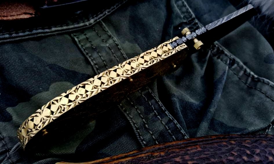 Artisan Crafted Damascus Steel Folding Pocket Knife - Korvel