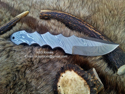Artisan Crafted Damascus Steel Skinning Knife - Korvel