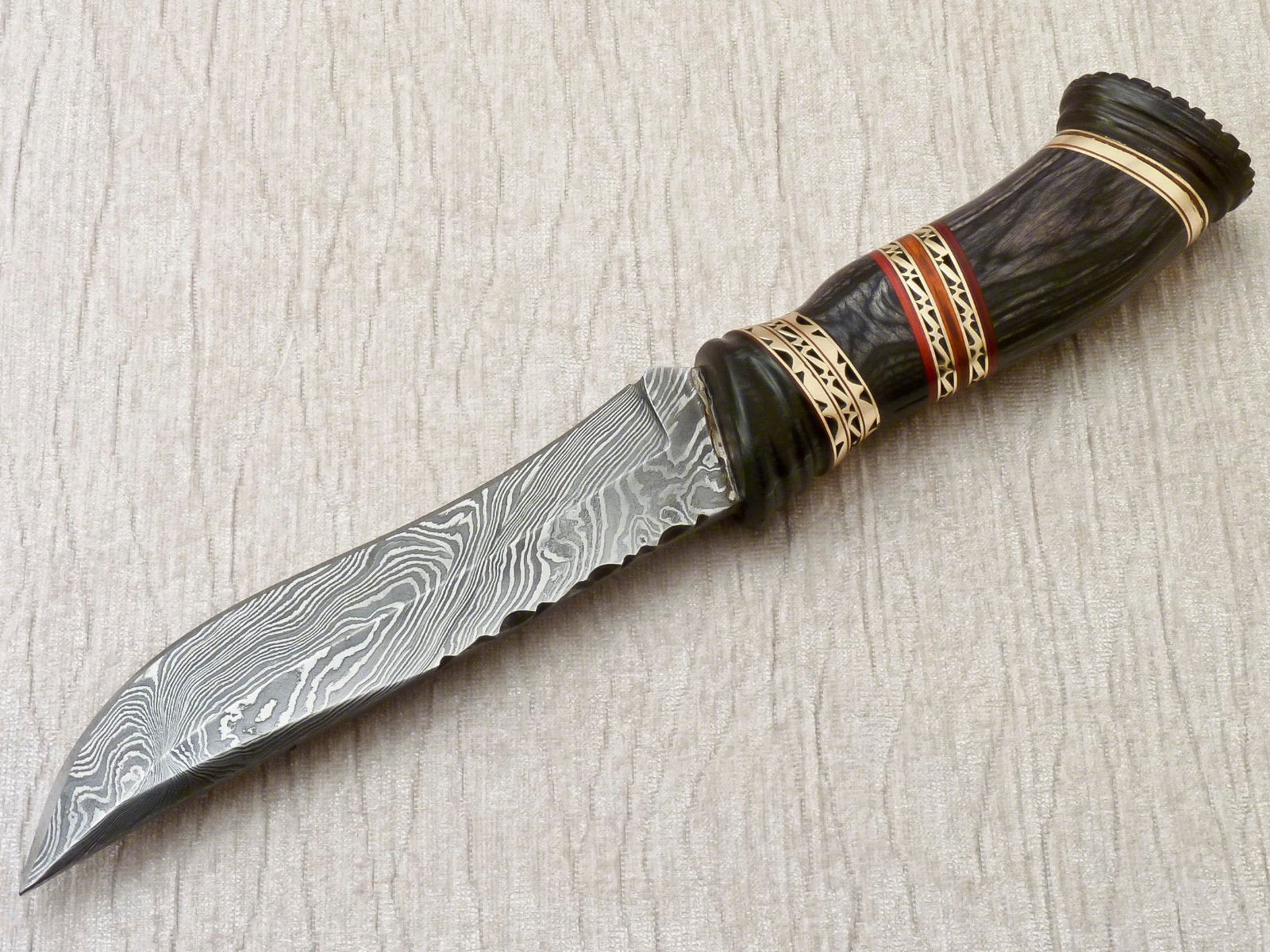 Artisan Crafted Damascus Steel Hunting Knife with Leather Sheath - Korvel