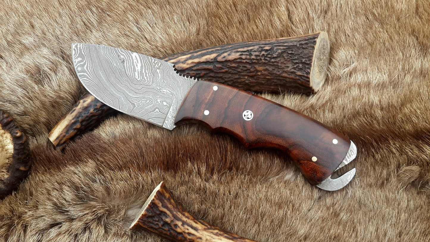 Premium Damascus Steel Skinning Knife with Rosewood Handle - 7.5-inch Precision Tool - Korvel