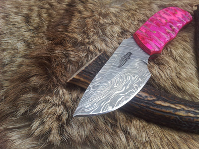 Vibrant Pink Pakka Wood Damascus Steel Skinning Knife – 7-Inch Precision Tool - Korvel