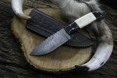Premium Custom Damascus Steel Hunting and Skinning Knife - Korvel