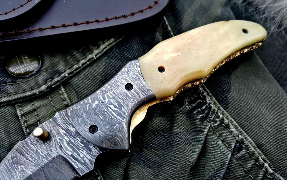 Artisan Crafted Damascus Steel Folding Pocket Knife - Korvel