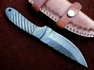 Premium Custom Damascus Steel Skinning Knife - Handcrafted Excellence - Korvel