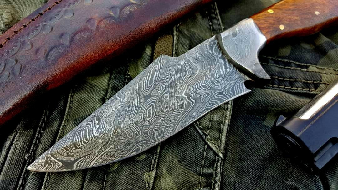Premium Custom Damascus Steel Hunting and Skinning Knife - Korvel