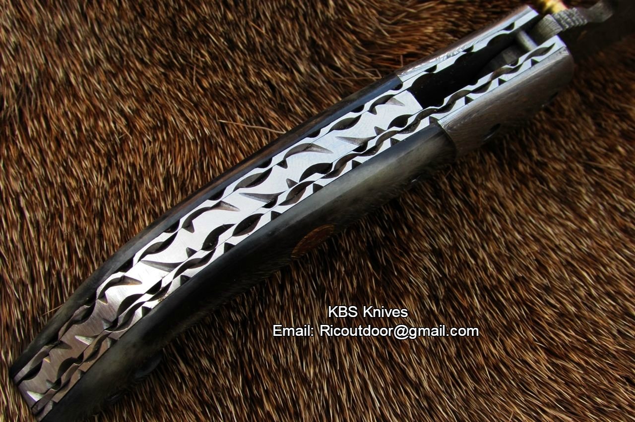 Artisan Crafted Damascus Steel Folding Knife - Korvel