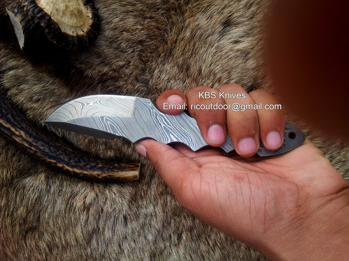 Artisan Crafted Damascus Steel Skinning Knife - Korvel